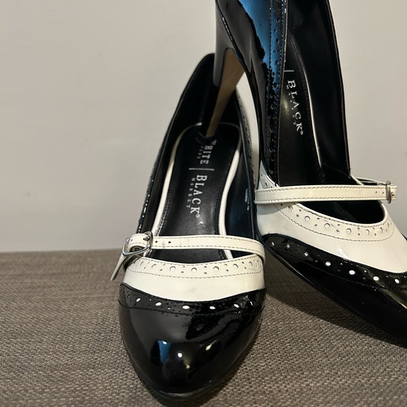 White House Black Market “Madrid” Heels - Picture 2 of 10